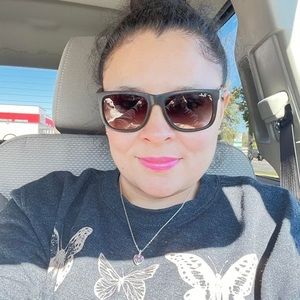 Meet your Posher, Azucena